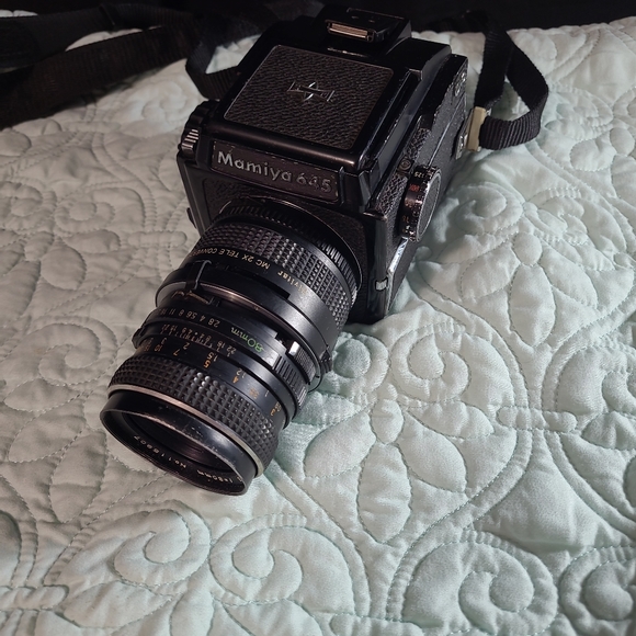 Mamiya 645 Medium Format Rangefinder Film Camera w/80mm Lens Kit - Picture 4 of 4